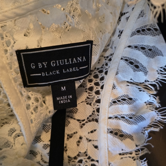 G by Guliana white lace top size Medium - Picture 4 of 6